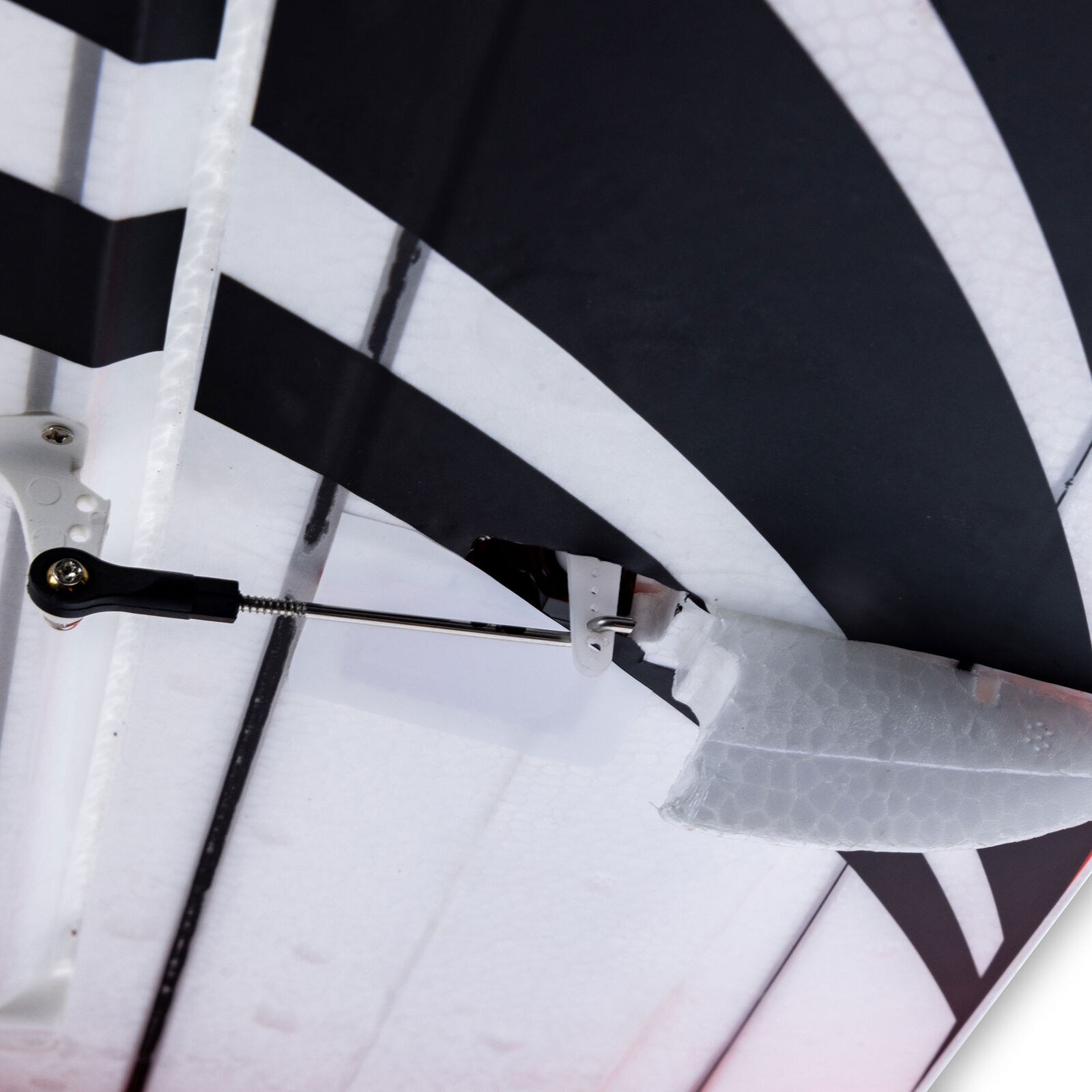 ElectroStreak 1.1m BNF Basic with AS3X+ and SAFE Select 