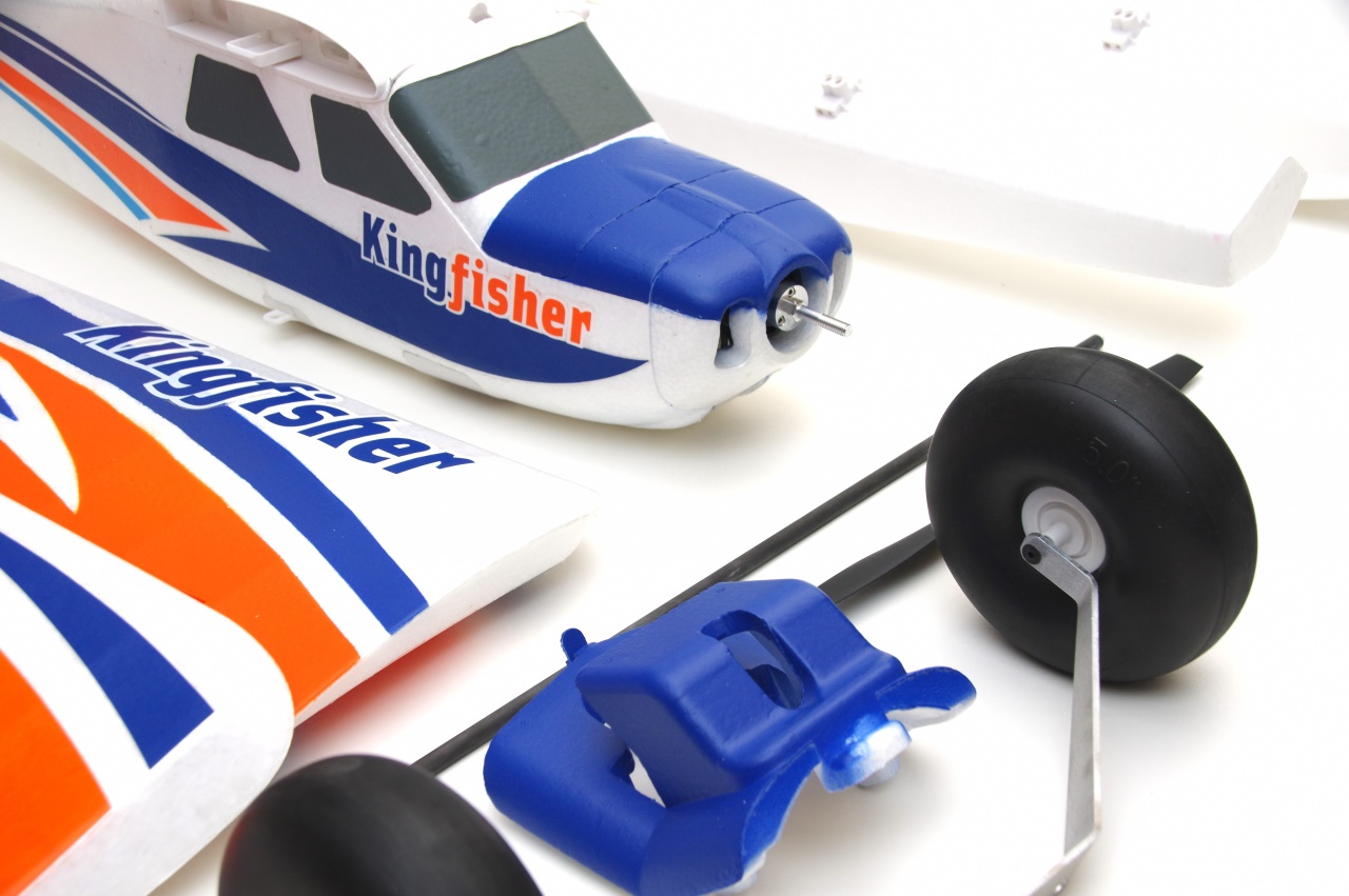 FMS Kingfisher Trainer RTF incl. Schwimmer & Skis - 140 cm Combo incl. Reflex Gyro System
