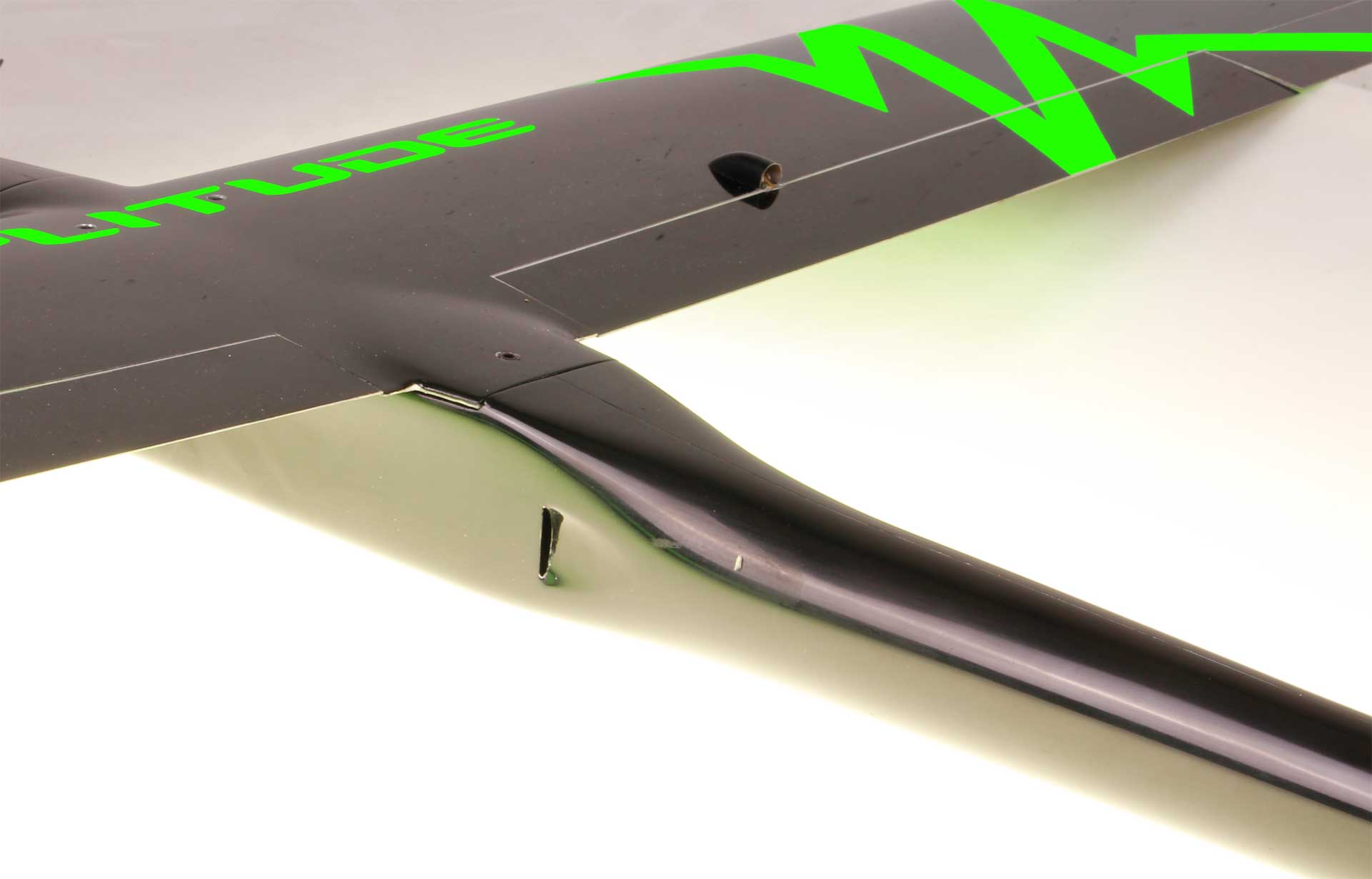 Robbe Modellsport AMPLITUDE ARF VOLL-GFK/CFK HOTLINER 