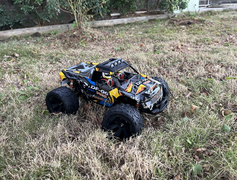 DF-06 PRO Brushless 1:14 RTR Truck mit Gyro