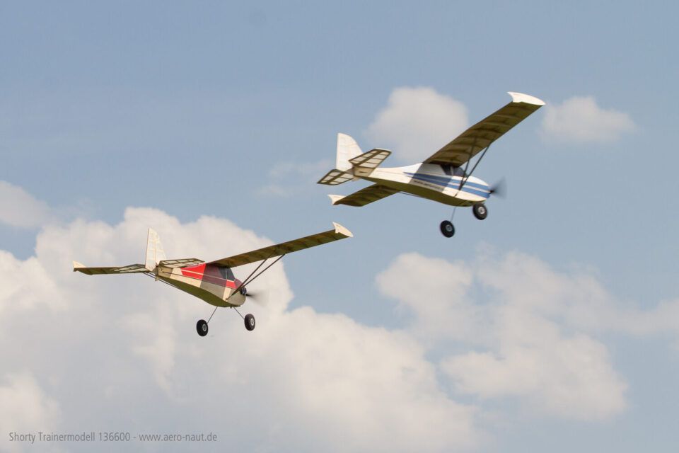 Shorty Trainermodell RC Modell Bausatz