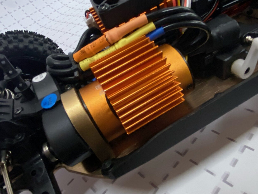 DF-06 PRO Brushless 1:14 RTR Truck mit Gyro