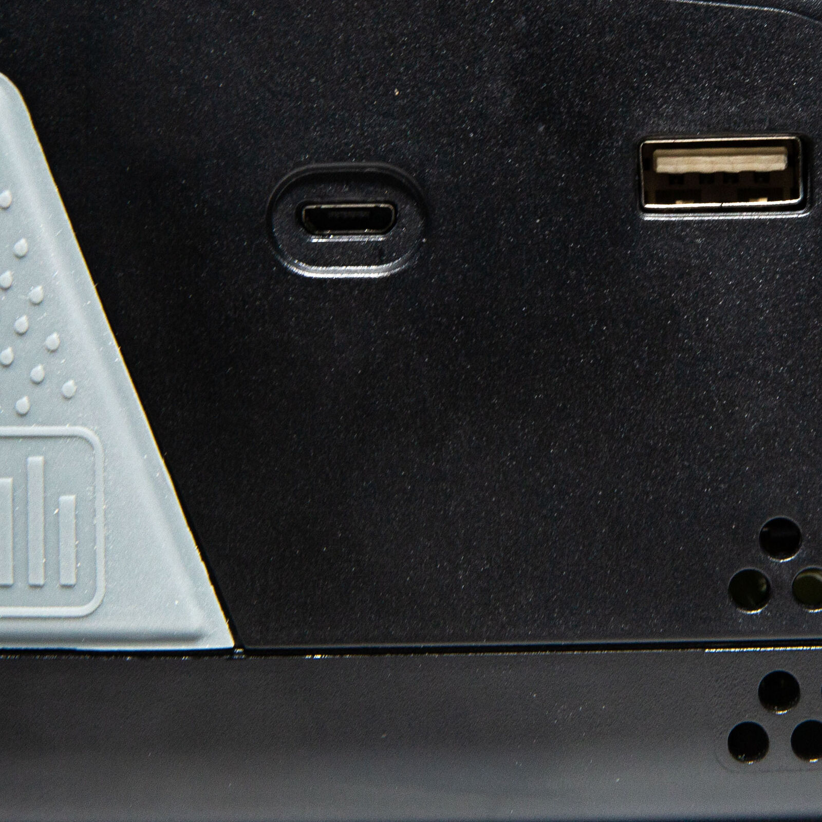 S2200 G2 AC 2x200W Smart Charger International