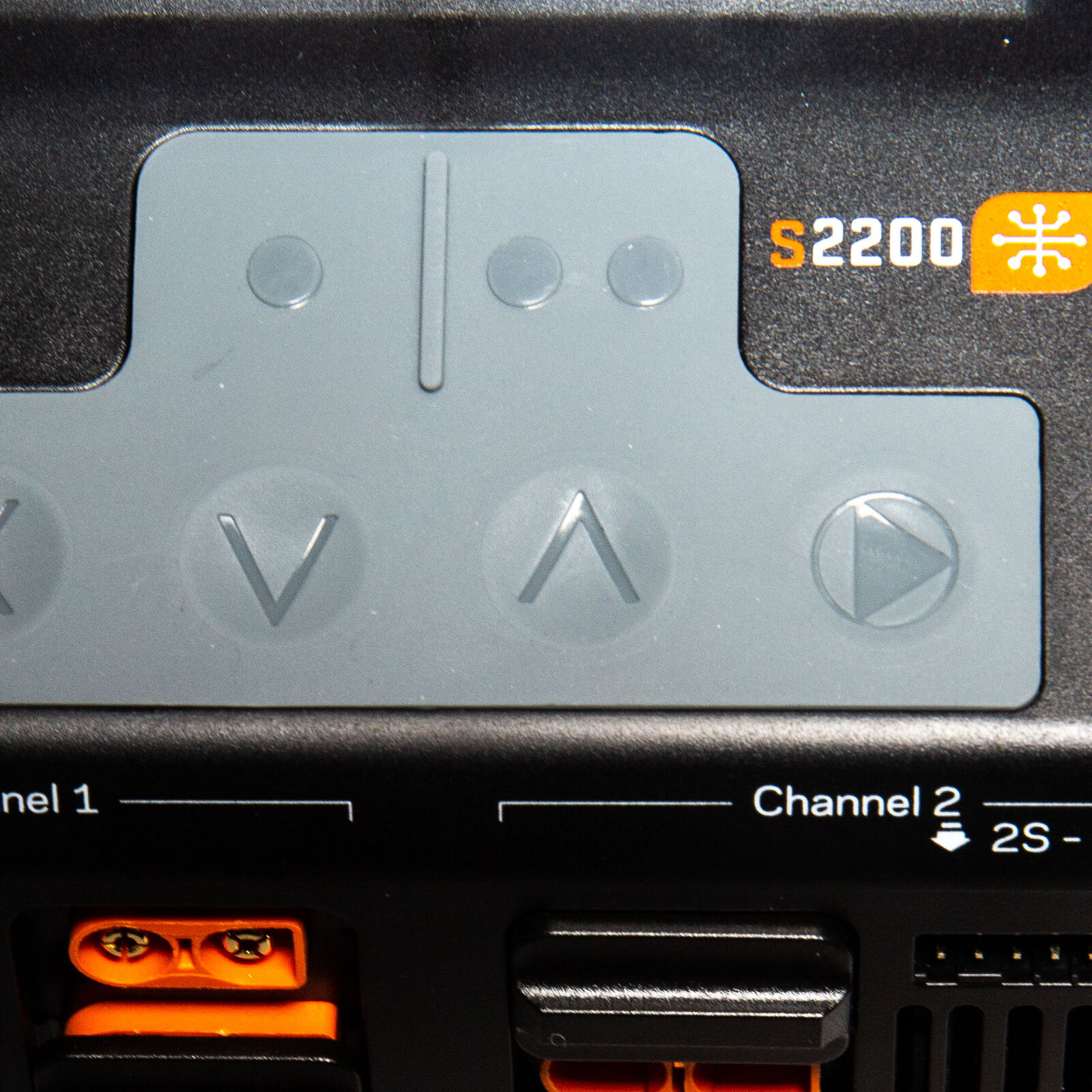 S2200 G2 AC 2x200W Smart Charger International