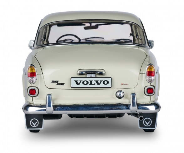 1:8 IXO Volvo 122S Bausatz Sound/Licht