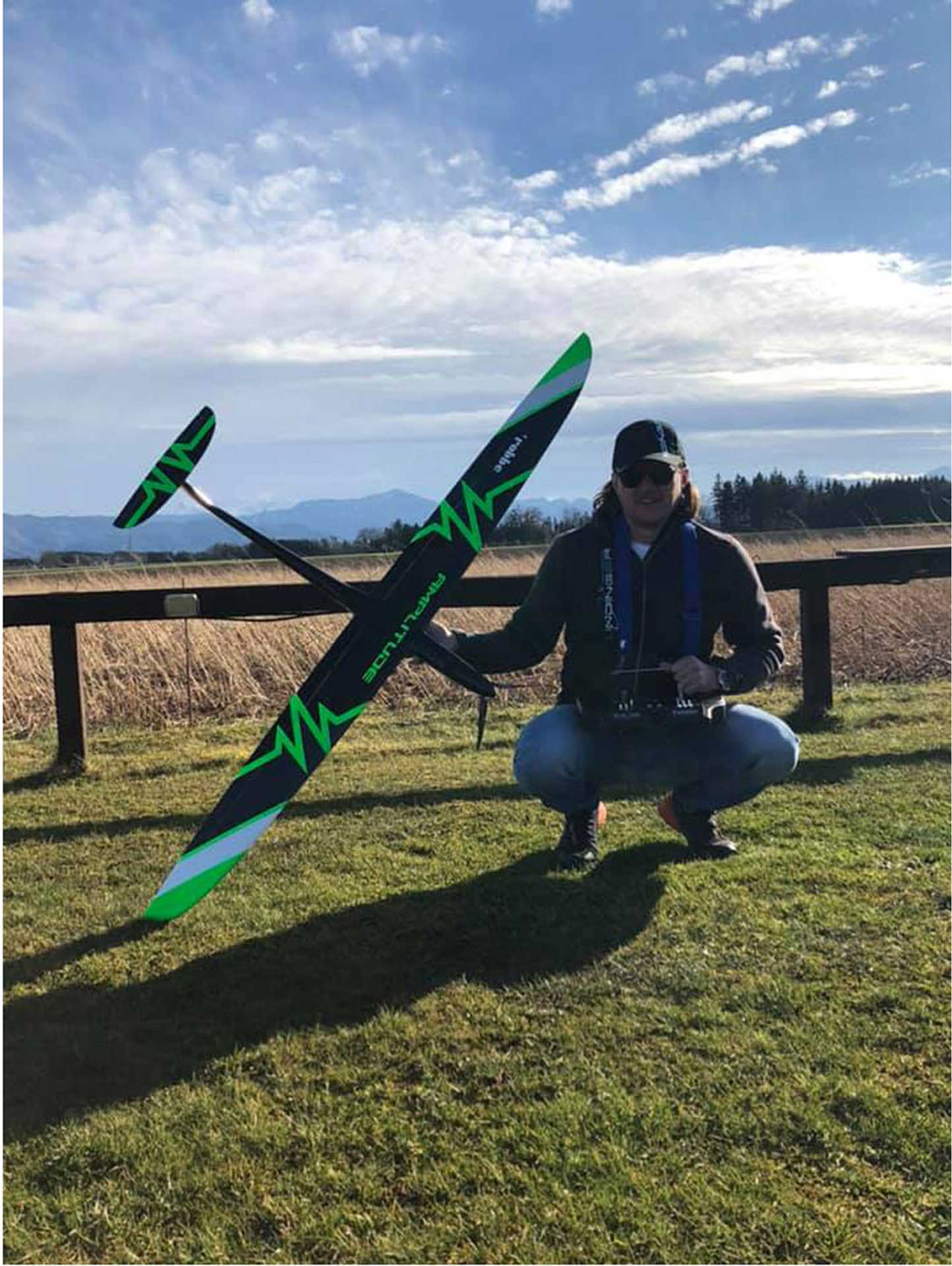 Robbe Modellsport AMPLITUDE PNP VOLL-GFK/CFK HOTLINER MIT EINGEBAUTEN SERVOS UND ANTRIEB 