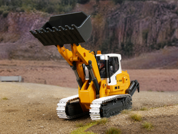 FM636 Raupe/Bulldozer im Maßstab 1:50